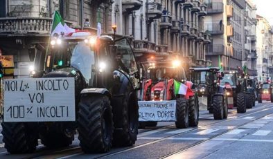İtalya’da çiftçilerin protestoları sürüyor