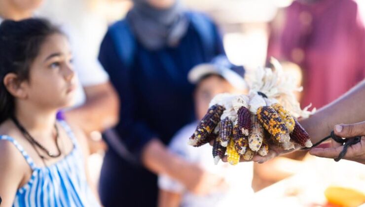 İzmir’de minik eller toprakla buluştu