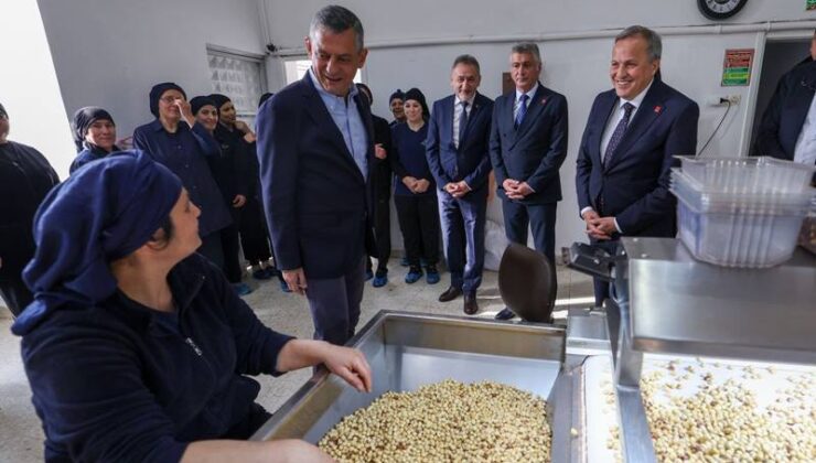 Özgür Özel Ordu’da fındık işçileriyle buluştu